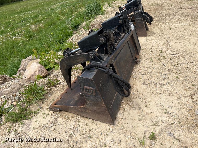 image for item FK0189 Caterpillar skid steer grapple bucket
