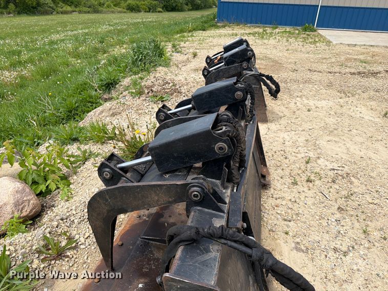 image for item FK0189 Caterpillar skid steer grapple bucket