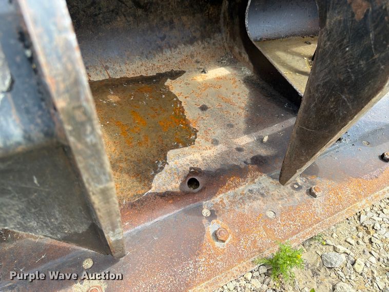 image for item FK0189 Caterpillar skid steer grapple bucket