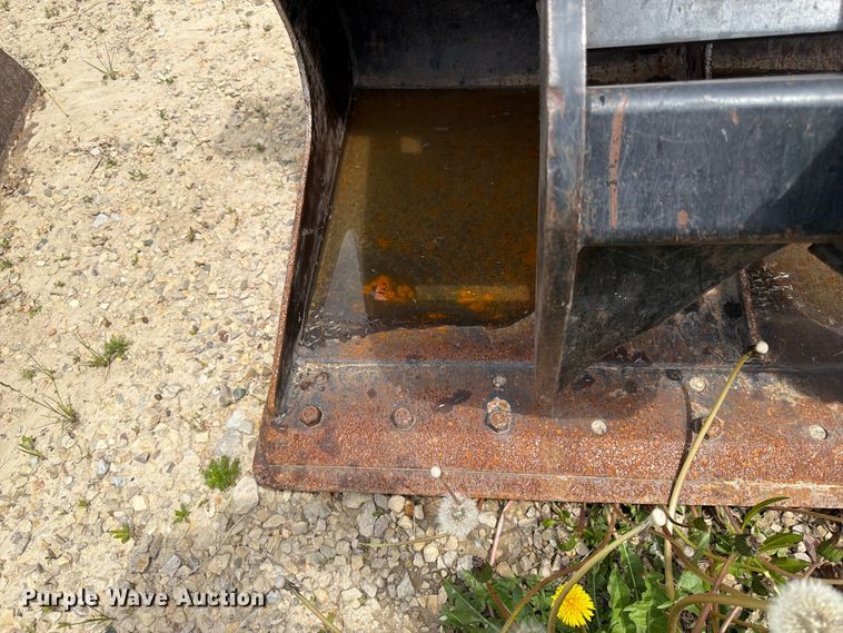 image for item FK0189 Caterpillar skid steer grapple bucket