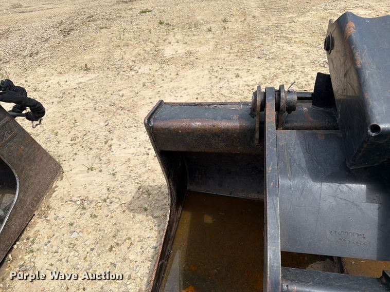 image for item FK0189 Caterpillar skid steer grapple bucket