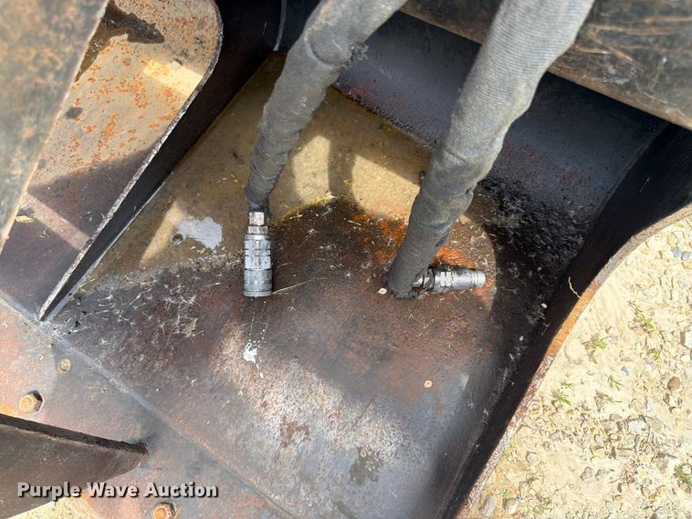 image for item FK0189 Caterpillar skid steer grapple bucket