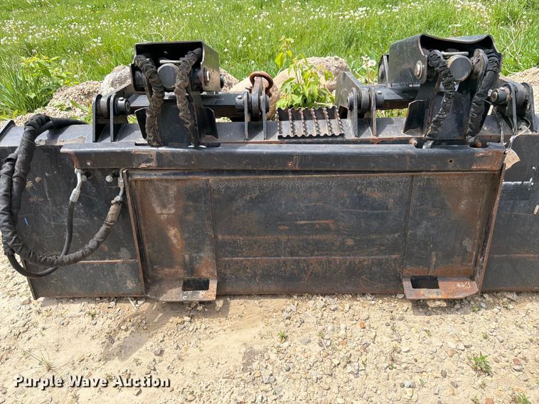 image for item FK0189 Caterpillar skid steer grapple bucket
