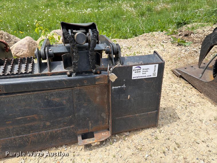 image for item FK0189 Caterpillar skid steer grapple bucket