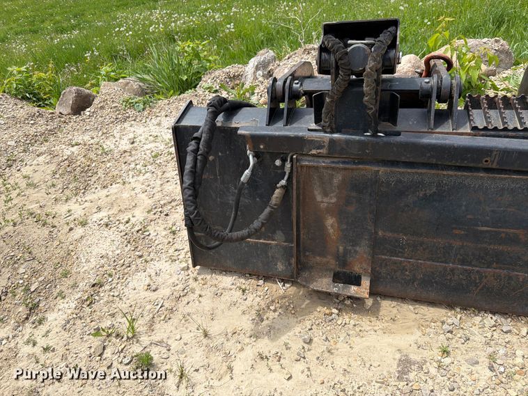 image for item FK0189 Caterpillar skid steer grapple bucket