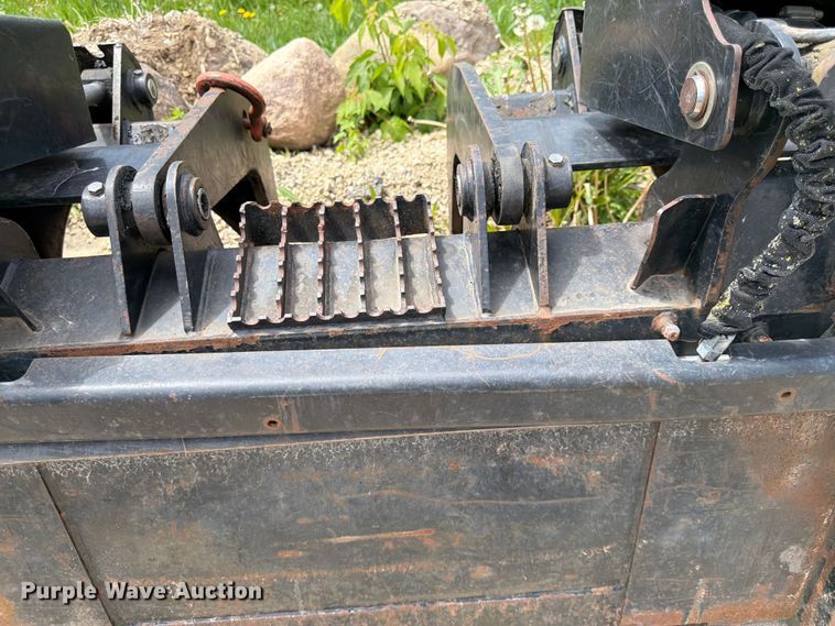 image for item FK0189 Caterpillar skid steer grapple bucket