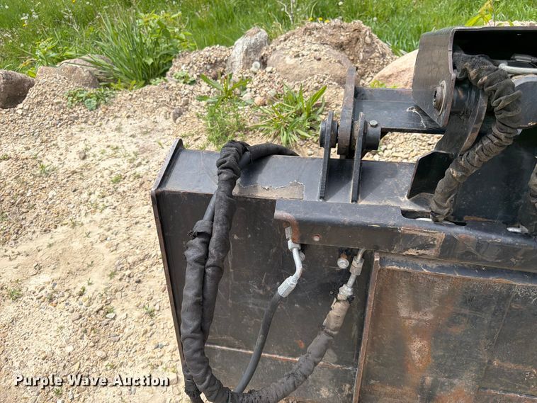 image for item FK0189 Caterpillar skid steer grapple bucket