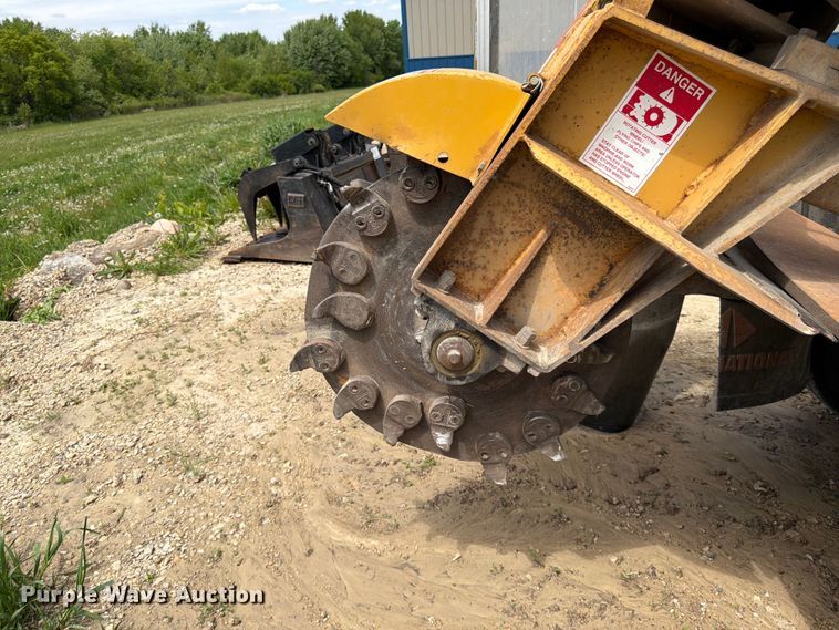 image for item FK0190 Rayco RG1672 DXH wood chipper