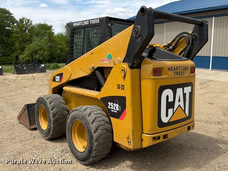 image for item FK0191 2013 Caterpillar 252B3 skid steer loader