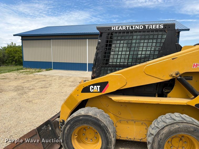 image for item FK0191 2013 Caterpillar 252B3 skid steer loader