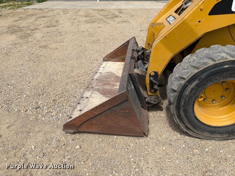 image for item FK0191 2013 Caterpillar 252B3 skid steer loader