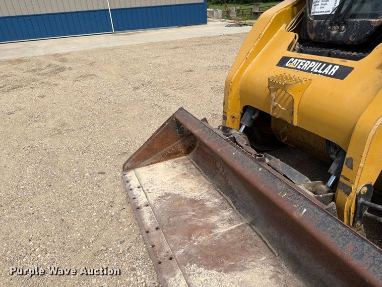 image for item FK0191 2013 Caterpillar 252B3 skid steer loader
