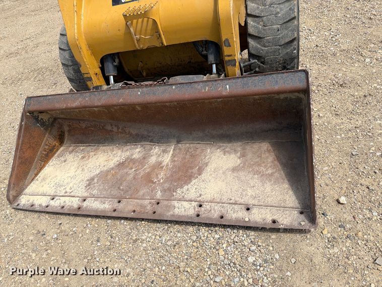 image for item FK0191 2013 Caterpillar 252B3 skid steer loader