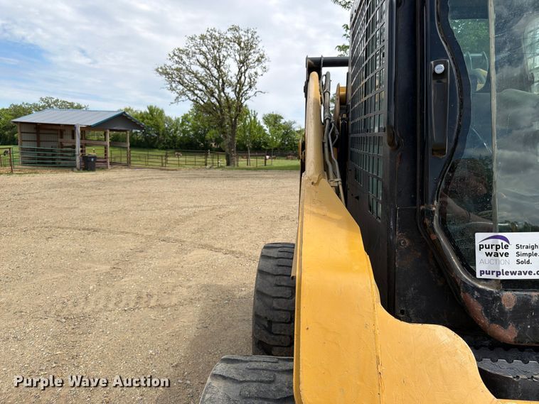 image for item FK0191 2013 Caterpillar 252B3 skid steer loader