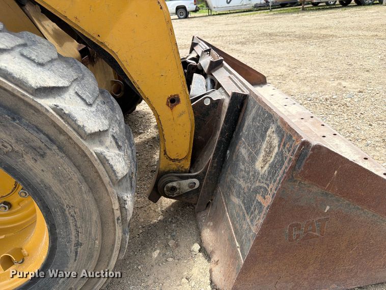 image for item FK0191 2013 Caterpillar 252B3 skid steer loader