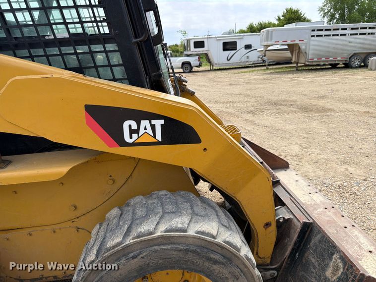 image for item FK0191 2013 Caterpillar 252B3 skid steer loader