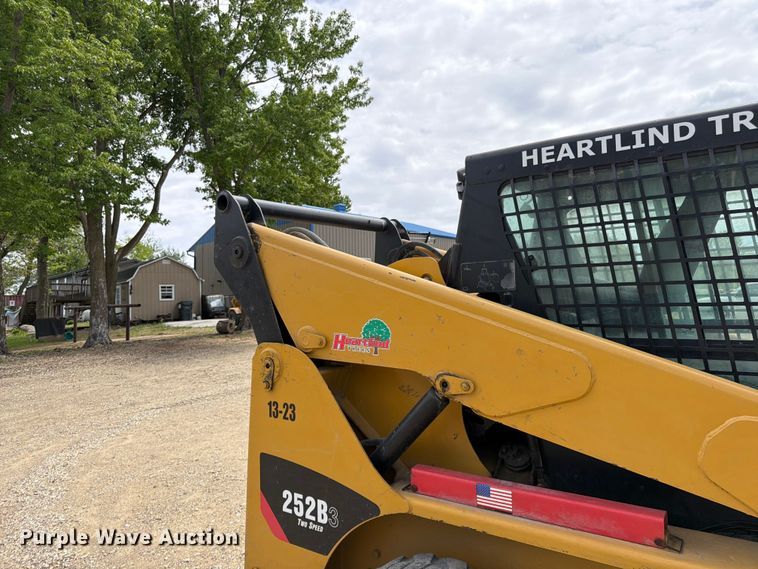 image for item FK0191 2013 Caterpillar 252B3 skid steer loader