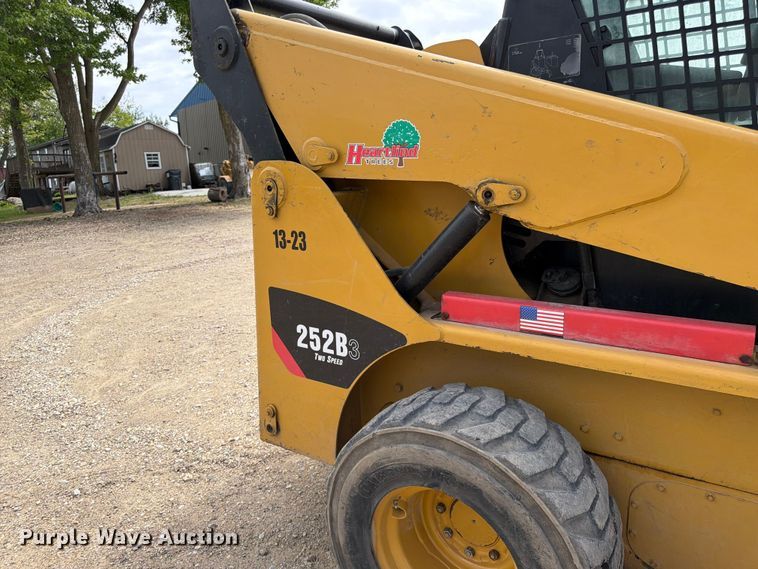 image for item FK0191 2013 Caterpillar 252B3 skid steer loader