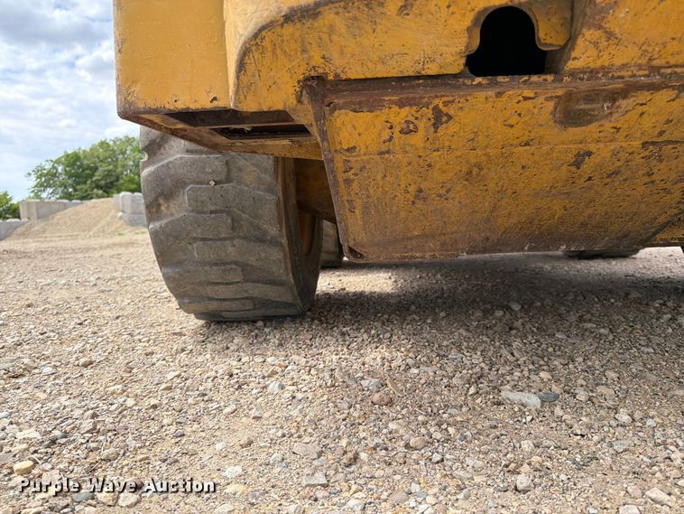 image for item FK0191 2013 Caterpillar 252B3 skid steer loader