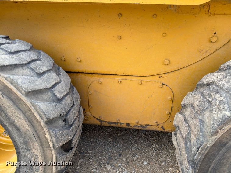 image for item FK0191 2013 Caterpillar 252B3 skid steer loader