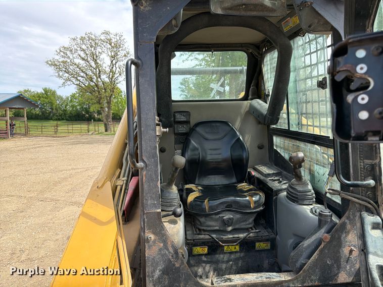 image for item FK0191 2013 Caterpillar 252B3 skid steer loader