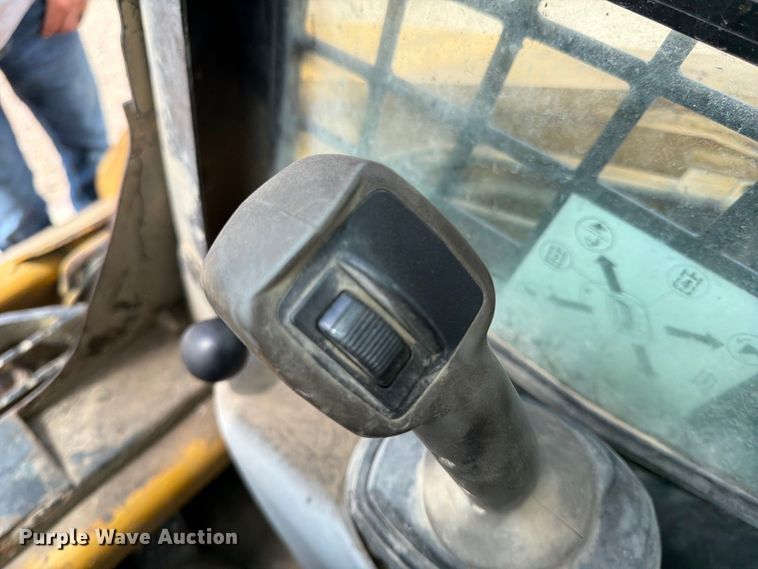 image for item FK0191 2013 Caterpillar 252B3 skid steer loader