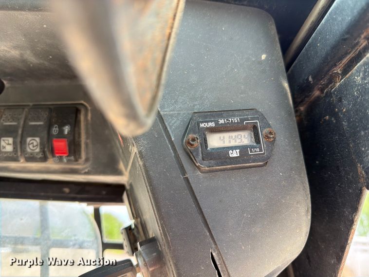 image for item FK0191 2013 Caterpillar 252B3 skid steer loader
