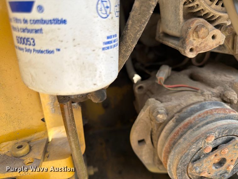 image for item FK0191 2013 Caterpillar 252B3 skid steer loader