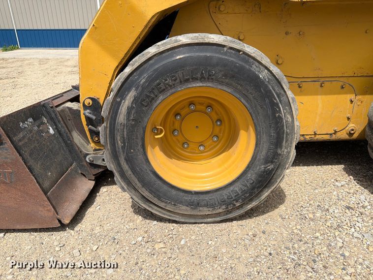 image for item FK0191 2013 Caterpillar 252B3 skid steer loader