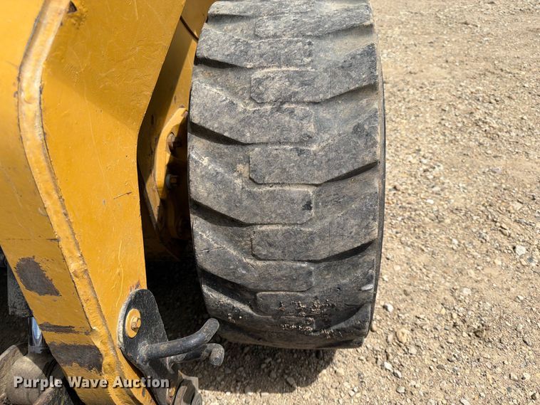 image for item FK0191 2013 Caterpillar 252B3 skid steer loader