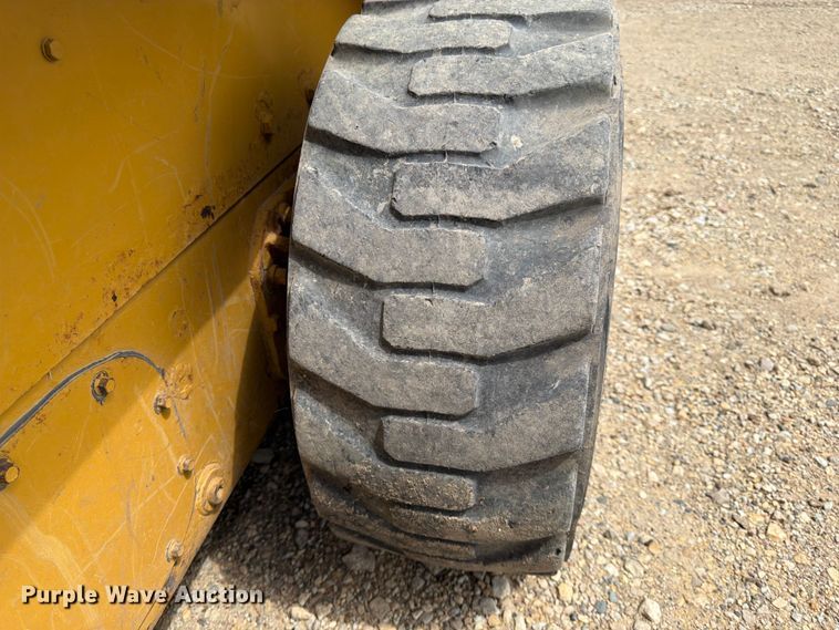 image for item FK0191 2013 Caterpillar 252B3 skid steer loader