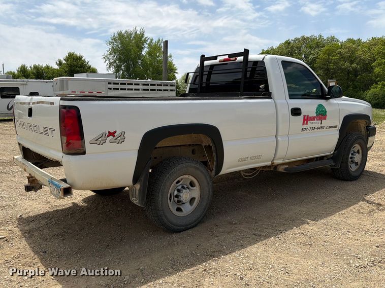 image for item FK0192 2007 Chevrolet Silverado 2500HD LT dump bed pickup truck