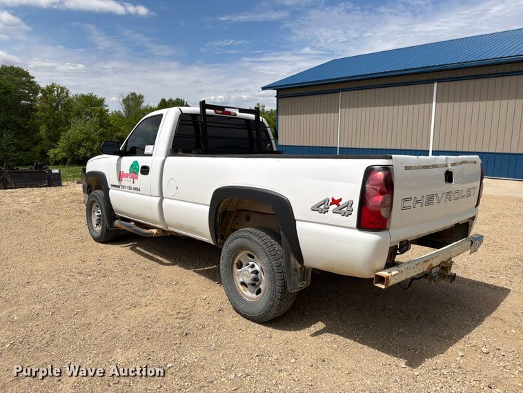 image for item FK0192 2007 Chevrolet Silverado 2500HD LT dump bed pickup truck