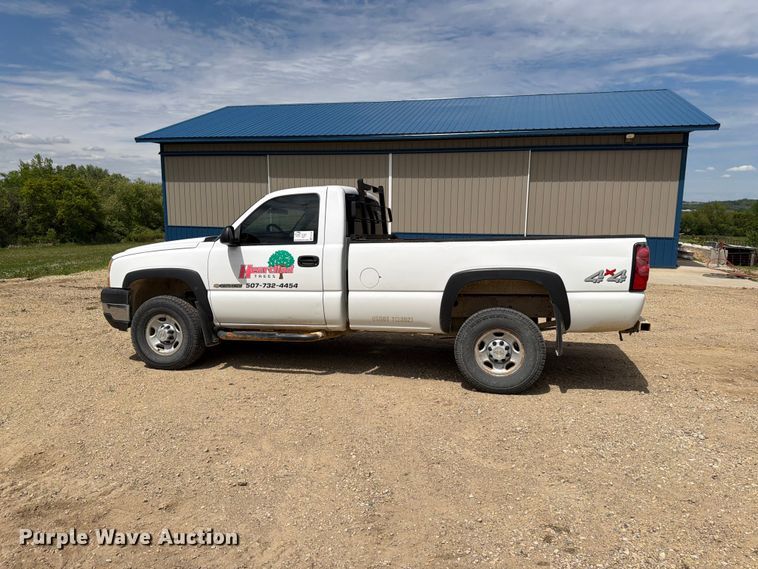 image for item FK0192 2007 Chevrolet Silverado 2500HD LT dump bed pickup truck