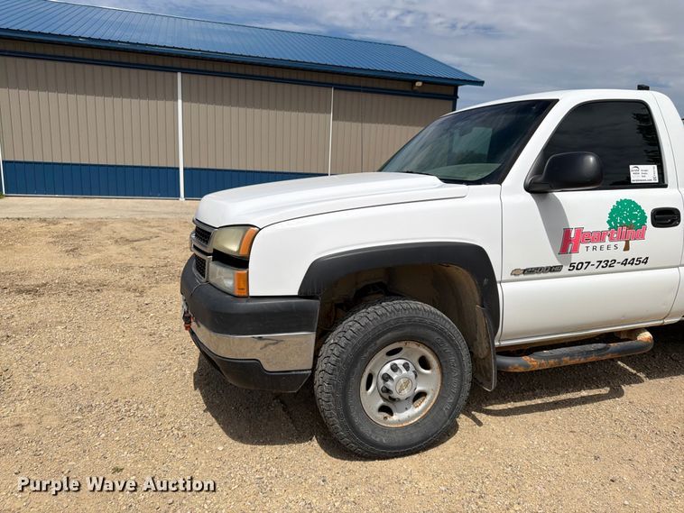 image for item FK0192 2007 Chevrolet Silverado 2500HD LT dump bed pickup truck