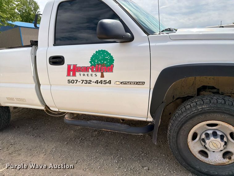 image for item FK0192 2007 Chevrolet Silverado 2500HD LT dump bed pickup truck