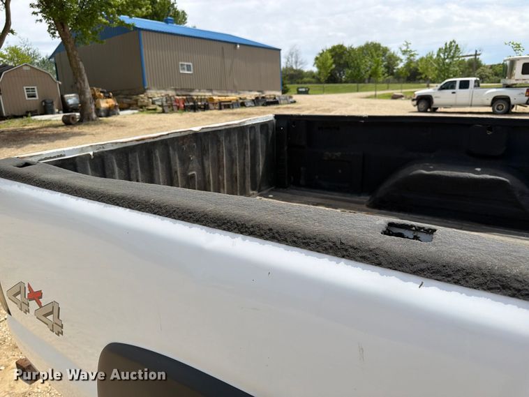 image for item FK0192 2007 Chevrolet Silverado 2500HD LT dump bed pickup truck