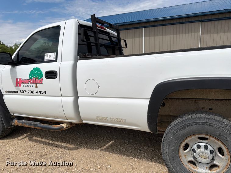 image for item FK0192 2007 Chevrolet Silverado 2500HD LT dump bed pickup truck