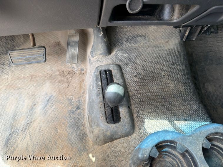 image for item FK0192 2007 Chevrolet Silverado 2500HD LT dump bed pickup truck