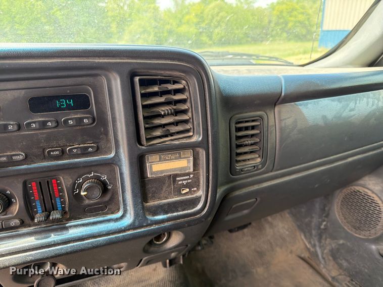 image for item FK0192 2007 Chevrolet Silverado 2500HD LT dump bed pickup truck
