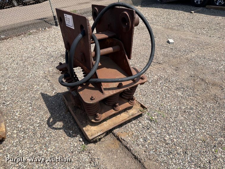 image for item FK0196 Excavator plate compactor