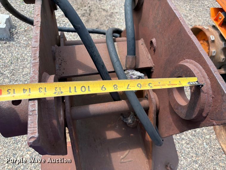 image for item FK0196 Excavator plate compactor