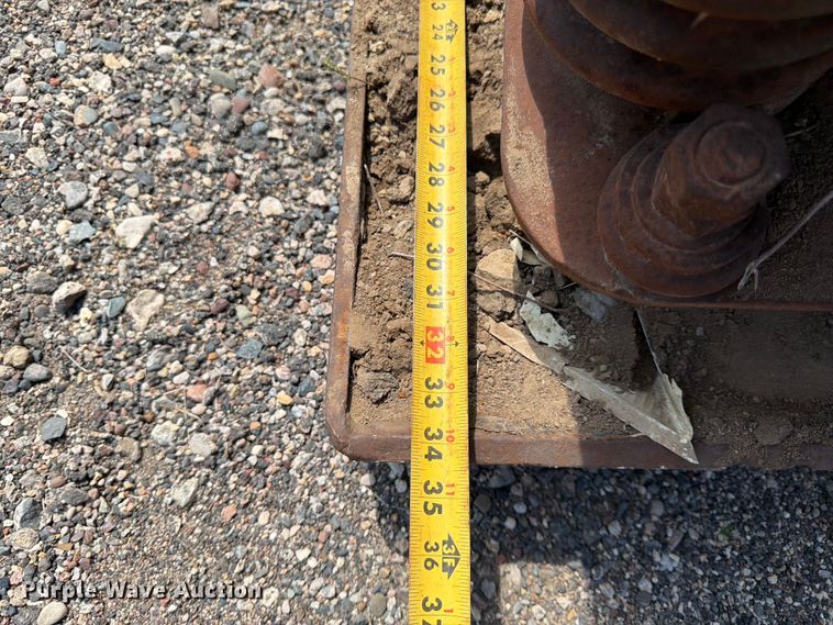 image for item FK0196 Excavator plate compactor