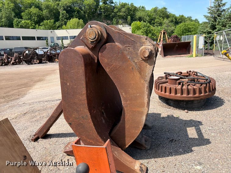image for item FK0199 Excavator grapple