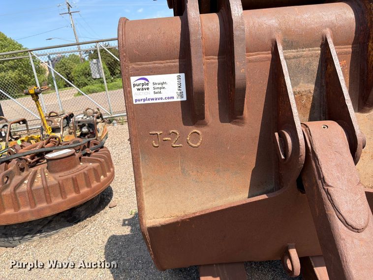 image for item FK0199 Excavator grapple