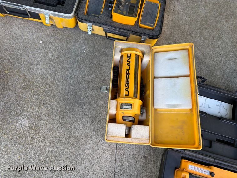 image for item FK0200 Surveying equipment