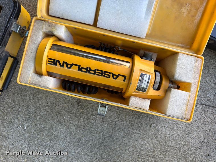 image for item FK0200 Surveying equipment