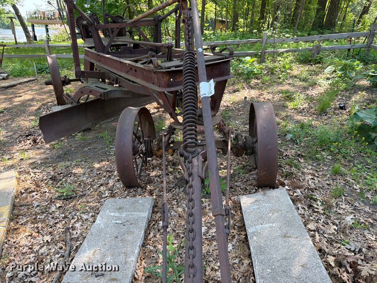 image for item FK0201 Stockland road machinery pull type grader