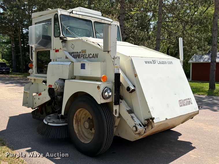 image for item FK0202 1994 Elgin Pelican S street sweeper