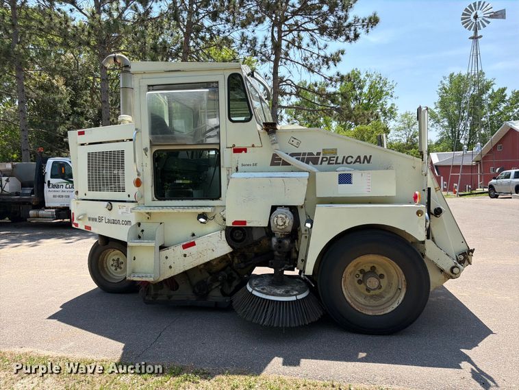 image for item FK0202 1994 Elgin Pelican S street sweeper